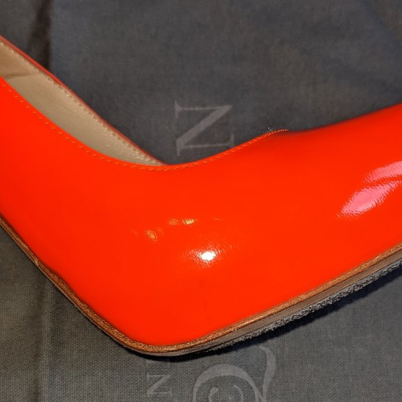 EUC (W36) - McQUEEN Neon Orange Pump - Picture 10 of 11